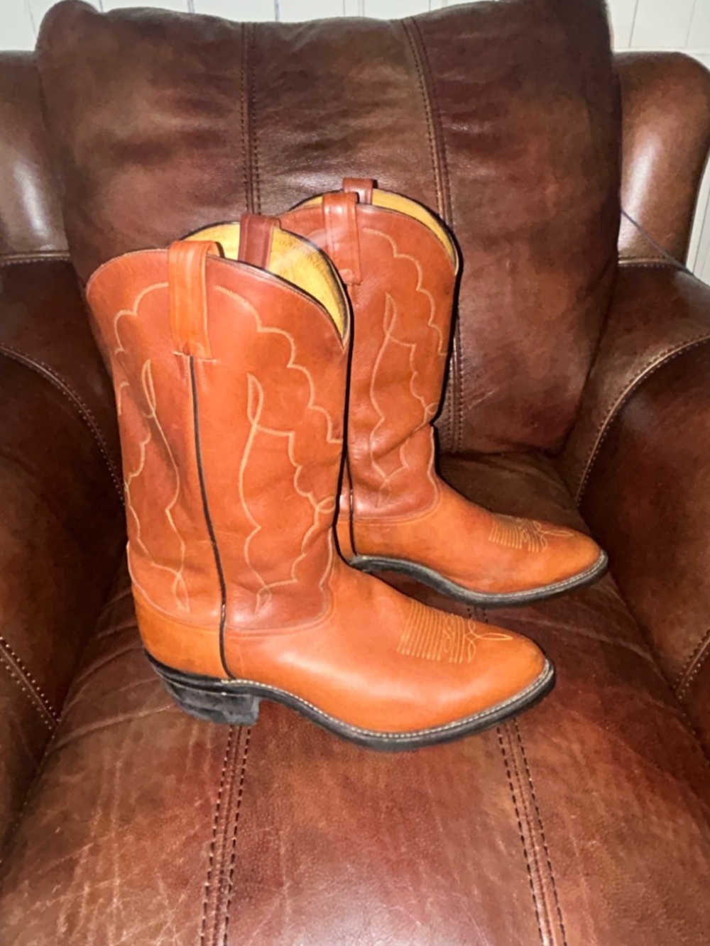 Tony Lama Chestnut Brown Leather Western Cowboy Boots - Picture 2 of 6